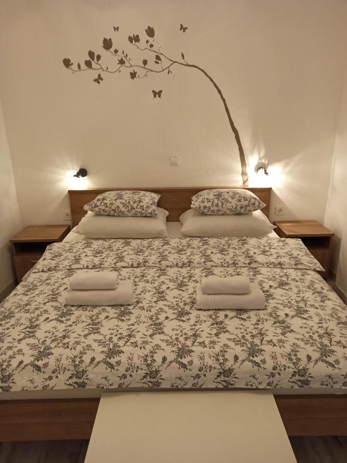 Studio Apartments Una Korenica Eksteriør billede