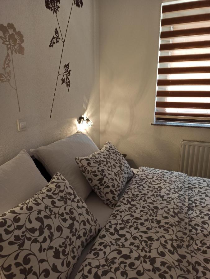 Studio Apartments Una Korenica Eksteriør billede