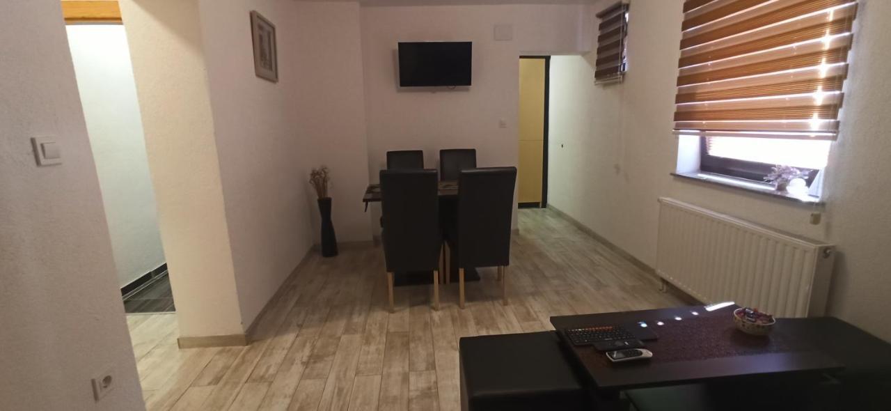Studio Apartments Una Korenica Eksteriør billede